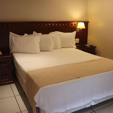Vicenza Apart Hotel Сан-Жуан-дел-Рей Экстерьер фото